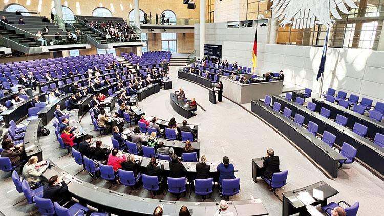 Alman meclisi çifte vatandaşlığı kabul etti