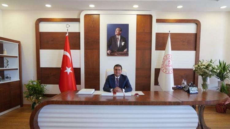 İstanbul İl Milli Eğitim Müdürü Murat Mücahit Yentür kimdir, kaç yaşında, hangi görevlerde bulundu