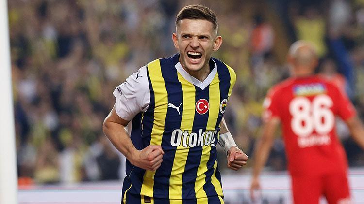 Premier Lig devi, Fenerbahçenin yıldızı Sebastian Szymanskinin peşinde İstanbula geliyorlar...