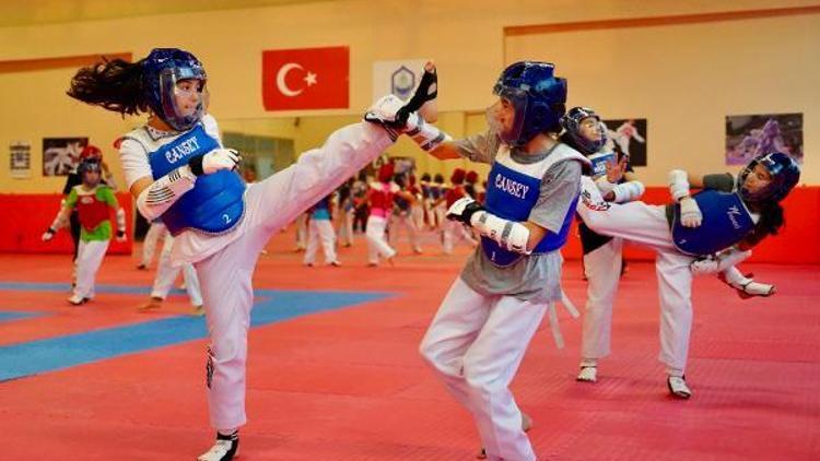 Yıldırım Belediyesi Kış Spor Okulları’nda 18 farklı branşta eğitim veriliyor