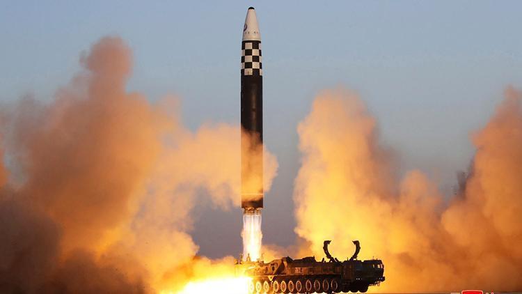 Kuzey Koreden gerilimi tırmandıracak hamle: Sarı Deniz istikametine seyir füzeleri ateşledi