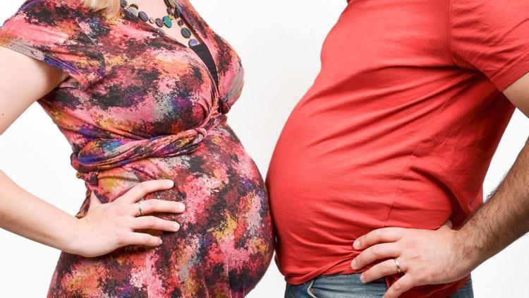 BİR SORUDAN FAZLASI | Babalar da hamilelik sendromu yaşar mı? 'Eşim de benimle birlikte kilo aldıkça moralim düzeliyordu'