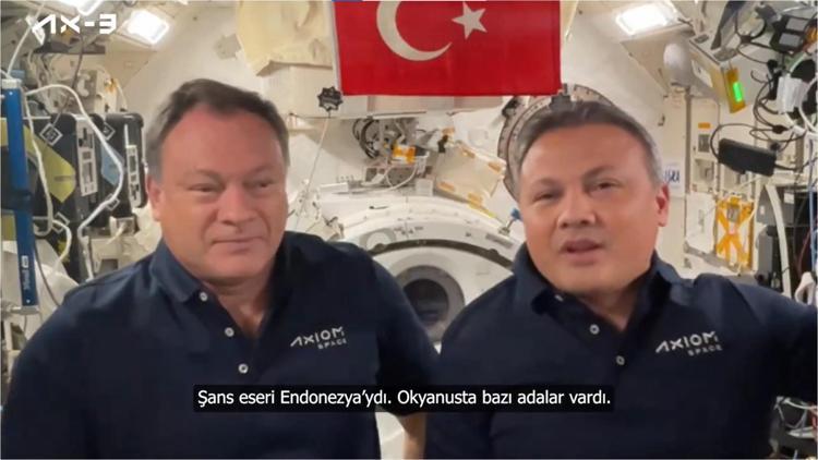 İlk Türk astronot Gezeravcıdan gururlandıran bayrak sözleri