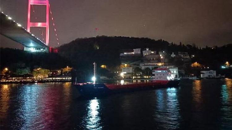 İstanbul Boğazında arıza yapan gemi kurtarıldı... Boğaz trafiği normale döndü