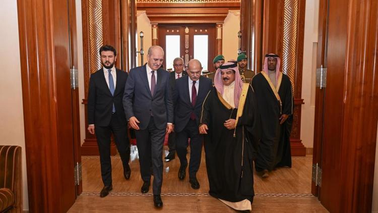 TBMM Başkanı Kurtulmuş, Bahreyn Kralı Al Khalifa ile görüştü