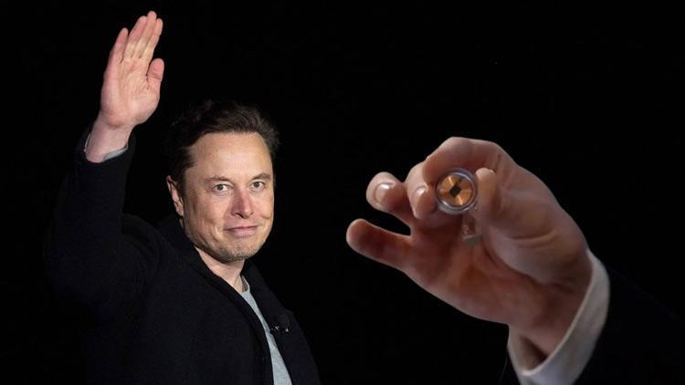 Elon Musk tarihi adımı dünyaya duyurdu... Neuralink ilk kez bir insanın beynine çip yerleştirdi