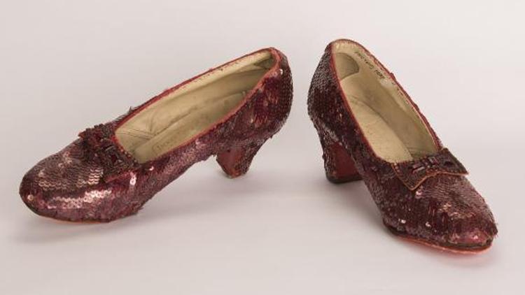 ‘Oz Büyücüsü’ filmindeki kırmızı ayakkabıları çalan hırsıza 23 bin 500 dolar para cezası