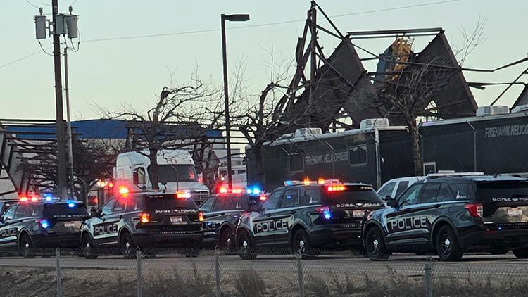 Boise Havalimanı arazisinde hangar çöktü: Ölü ve yaralılar var...
