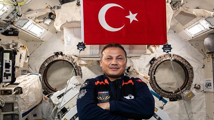 Bakan açıkladı: İlk Türk astronotun dönüş saati belli oldu