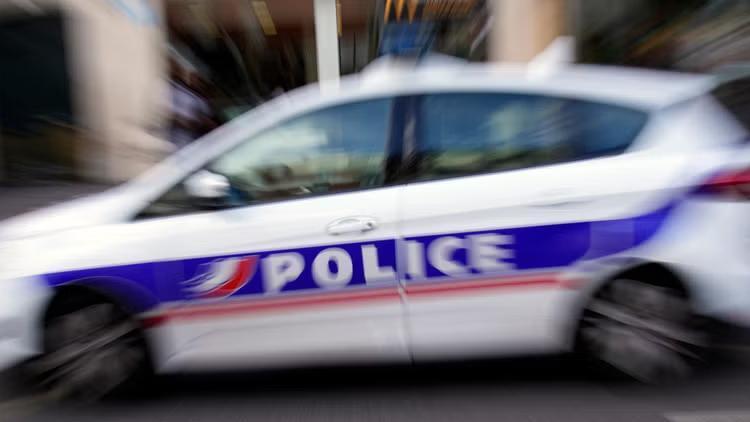 Pariste bıçaklı saldırı: Yaralılar var...