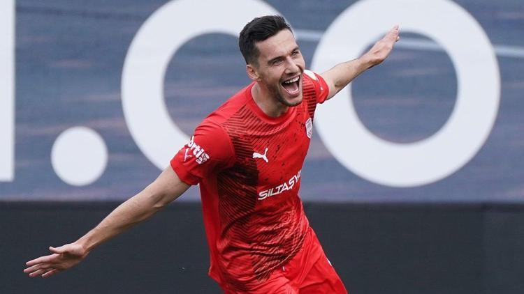 Umut Nayirden Pendikspor formasıyla 5 maçta 4 gol