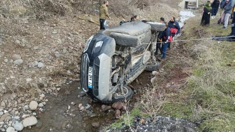 Elazığ’da şarampole devrilen cipteki 1 kişi yaralandı