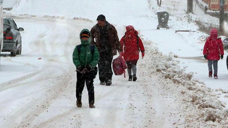 Artvin ve Ardahan’da eğitime kar engeli