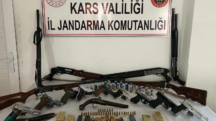 Kars’ta 90 personelin katılımıyla silah kaçakçılarına operasyon: 9 şüpheli gözaltında