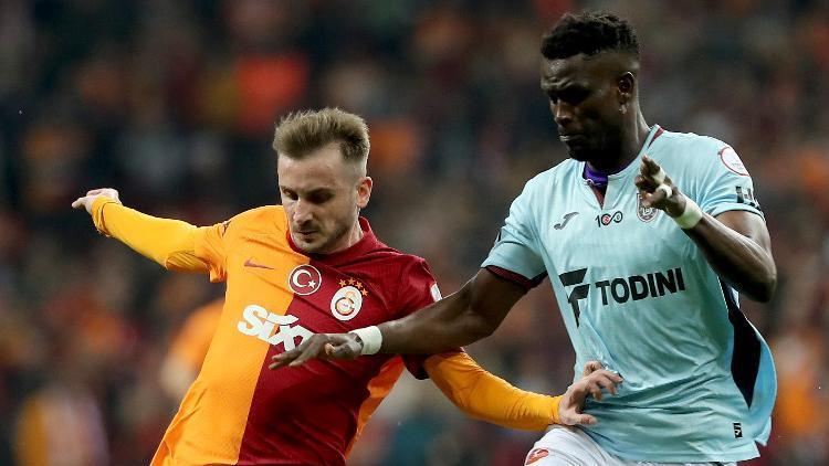 Galatasarayda Kerem Aktürkoğlu ve Victor Nelsson oyuna devam edemedi