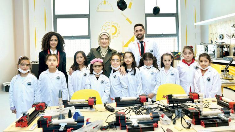 Alev Alatlı Bilim Merkezi’ni açan Emine Erdoğan: Kızlarımız büyüyünce astronot mucit olacak