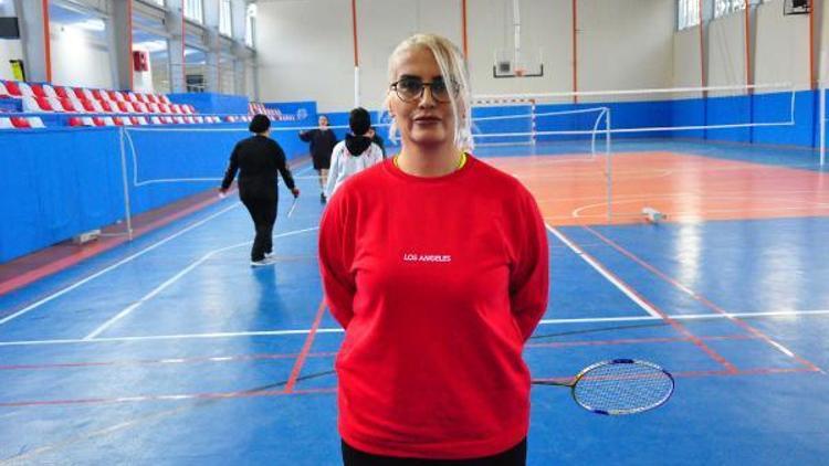 Tıbbi sekreter Ayşegülün hedefi para badmintonda olimpiyat kotası almak