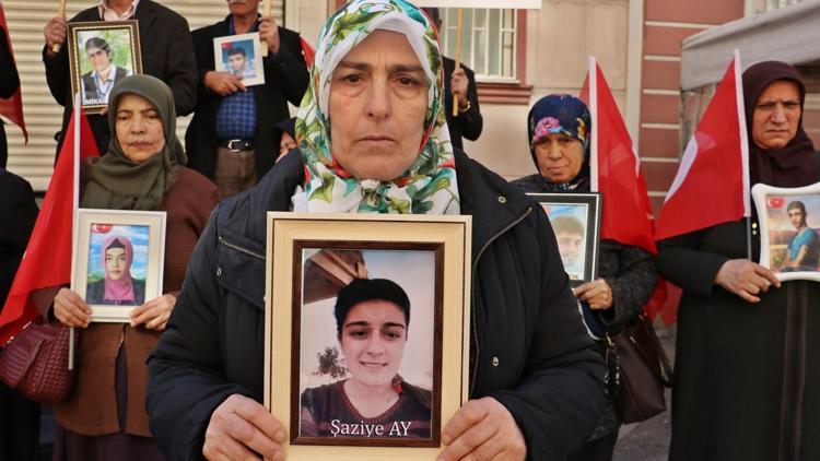 Bir aile daha Diyarbakırdaki evlat nöbetine katıldı