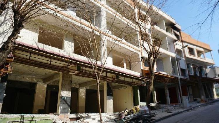 Siirt’te kentsel dönüşüm çalışmaları kapsamında boşaltılan adreslerde yıkım başladı
