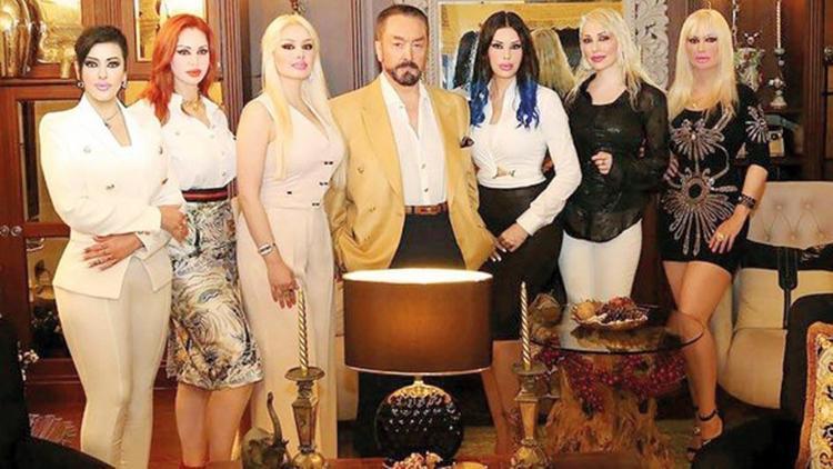 Adnan Oktar örgütüne yeni iddianame... ‘Kedicikler’e zorla mektup yazdırmış