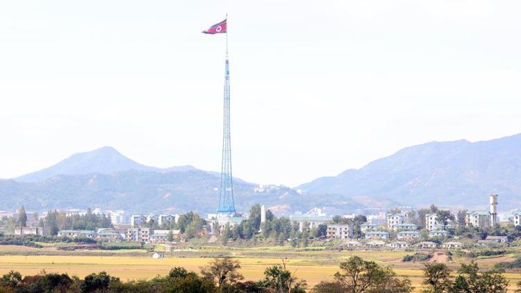 Kuzey Koreden yeni hamle: Şimdi de milli marşının sözlerini değiştirdi