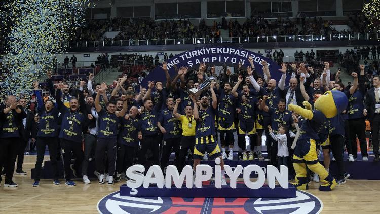 Son Dakika: Basketbolda Türkiye Kupasını Fenerbahçe Beko kazandı