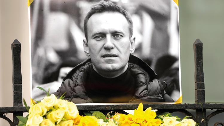 Navalni’nin cesedinde morluklar var iddiası