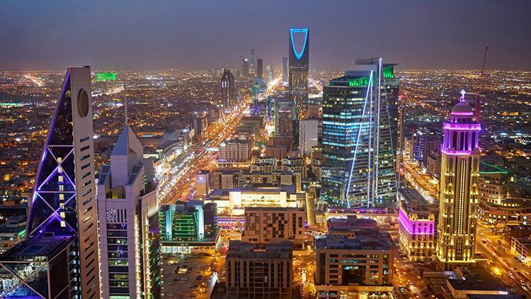 Suudi Arabistan yılda 70 milyar dolar dağıtacak