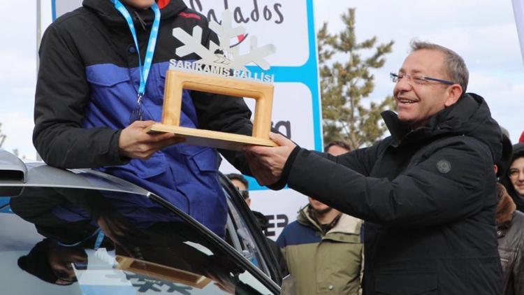 2 ay önce ehliyet aldı, 2024 Türkiye Ralli Şampiyonu oldu