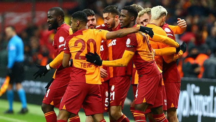 Galatasarayın efsane ismi, sarı - kırmızılı iki yıldızı hedef aldı: Gönderin gitsin | Burası sizin çiftliğiniz değil