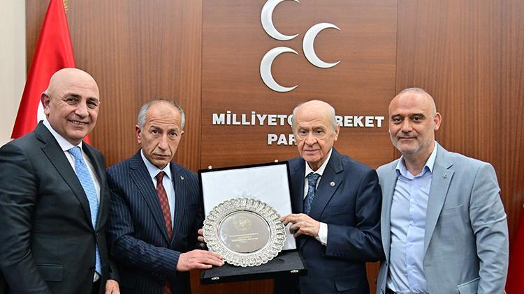 Fatih Karagümrük Spor Kulübü yönetiminden MHP lideri Bahçeliye ziyaret