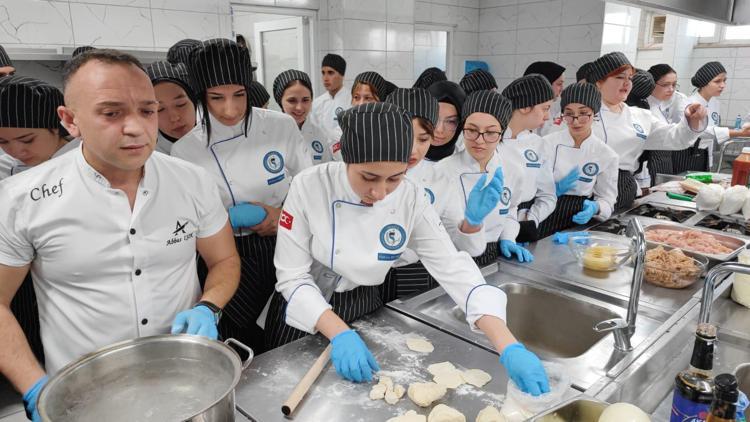 Eğirdir MYOda Asya mutfağı anlatıldı