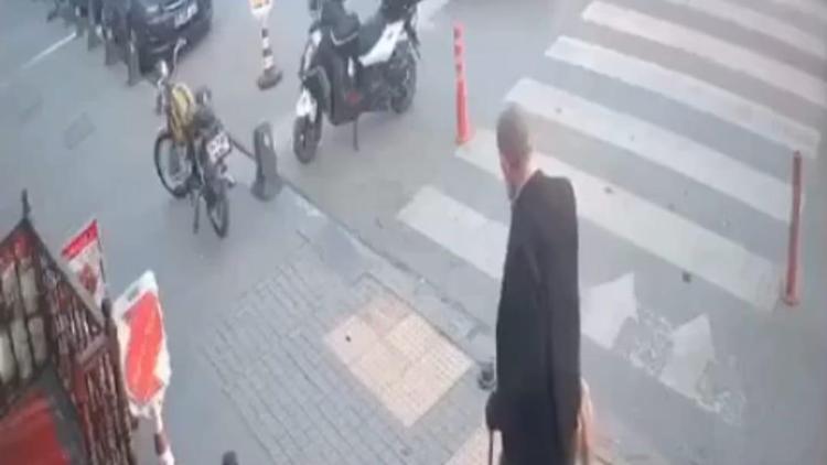 Üsküdarda motosiklet kazası kamerada