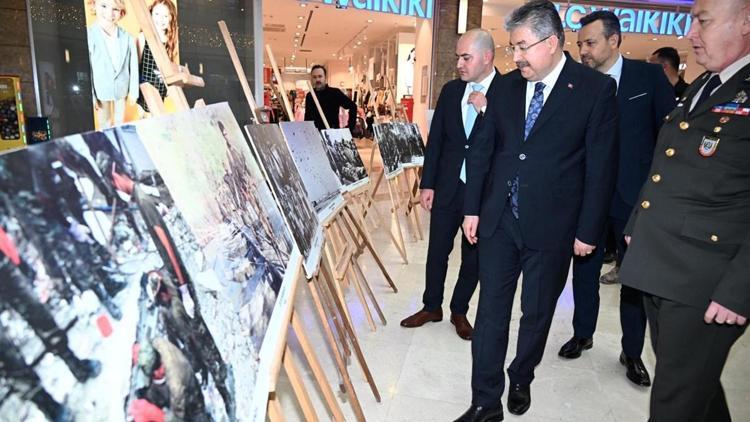 Mehmetçiğin 100 yıllık vatan mücadelesini yansıtan fotoğraf sergisi açıldı