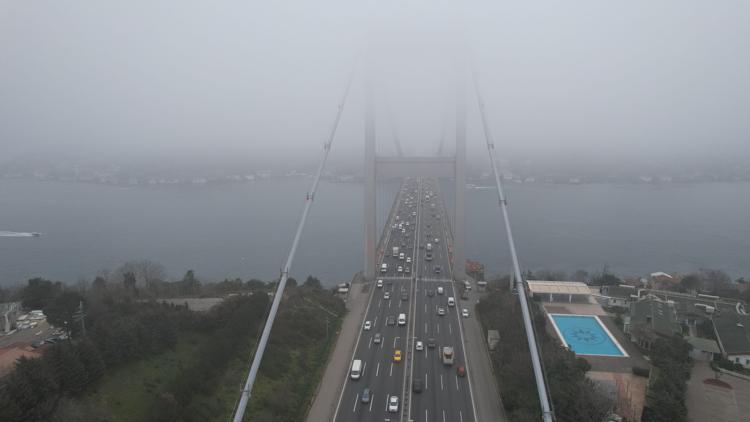 İstanbulda sis havadan görüntülendi