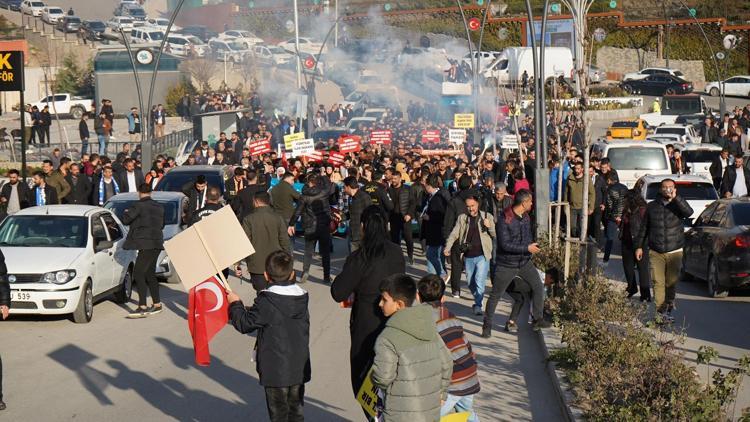 Şırnak’ta AK Partili belediye başkan adayına destek yürüyüşü
