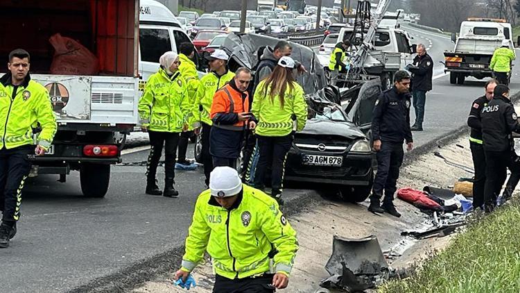 Avcılar TEM Otoyolu’nda feci kazada 2 can kaybı