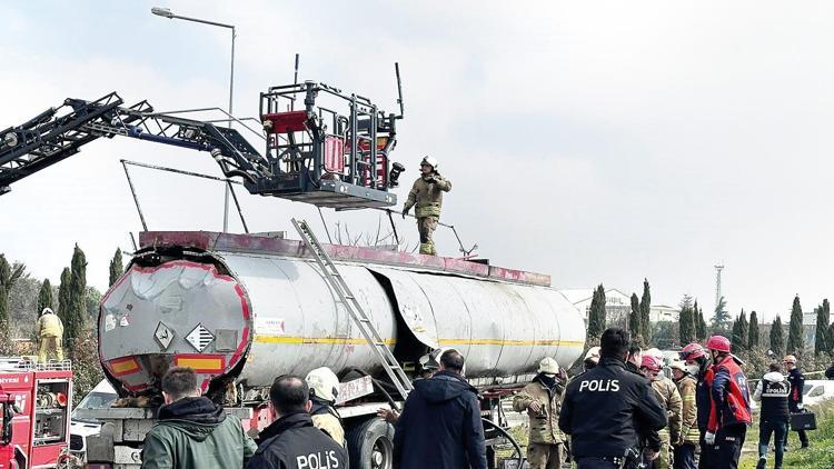 Yakıt tankeri patladı: 2 ölü 2 yaralı