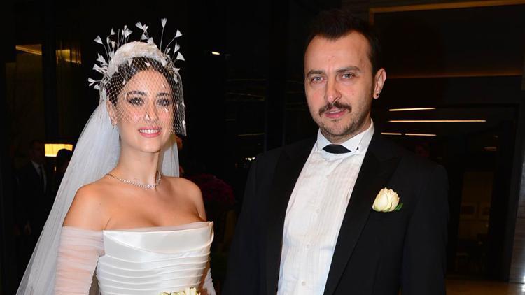 Hazal Kaya ve Ali Ataydan samimi açıklamalar... Düğün tarihini astrolog belirledi