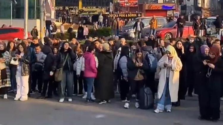 Üsküdar-Çekmeköy metro hattında teknik arıza seferleri aksattı