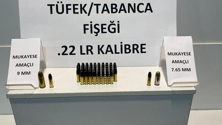 Otogarda 5 bin uzun namlulu silah ve tabanca mermisi ele geçirildi