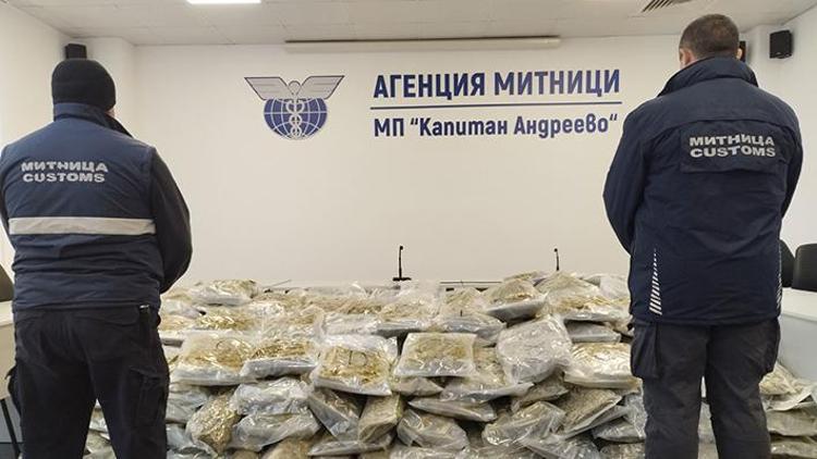 377 kilo esrar, Türkiye sınırına varmadan ele geçirildi