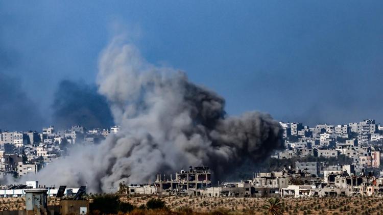 İsrail katliamlarına devam ediyor Sivillerin sığındığı evler vuruldu: 14 ölü