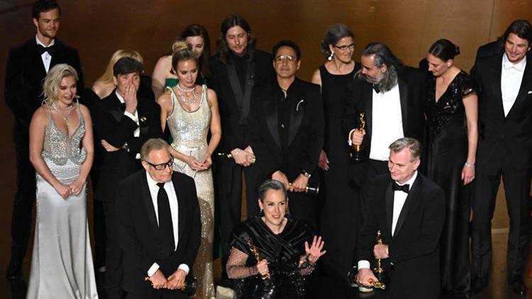 96ncı Oscar Ödülleri dağıtıldı... Törene Oppenheimer damga vurdu Yılların oyuncusuna da ilk heykelini getirdi: Berbat çocukluğuma teşekkürler