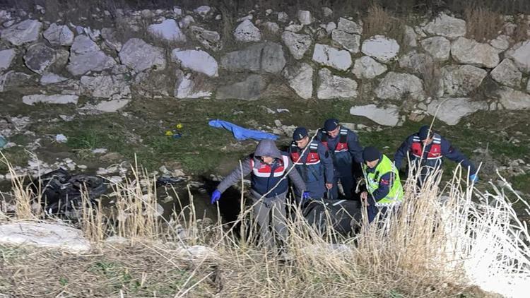 Kayıp üniversiteli Emirhanın kanalda cansız bedeni bulundu
