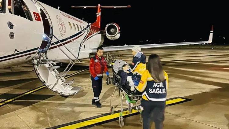 Şırnak’ta ambulans uçak ve helikopter, 2 hasta için havalandı