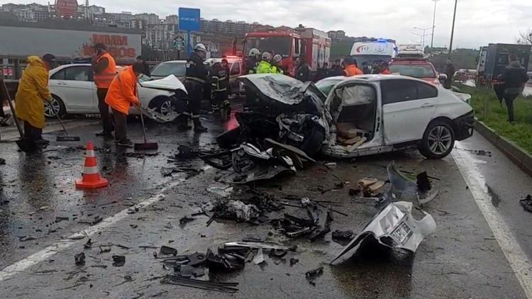 Tekirdağ’da iki otomobil kafa kafaya çarpıştı: 1 ölü, 2 yaralı