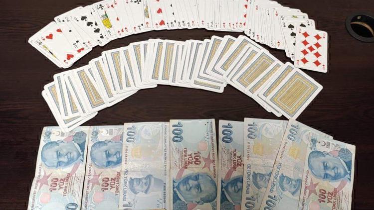 Kumar oynayan 4 kişiye 27 bin 700 lira ceza