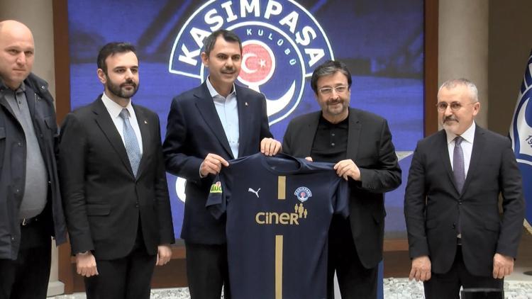 AK Parti İstanbul Büyükşehir Belediye Başkan adayı Murat Kurumdan Kasımpaşa Spora ziyaret