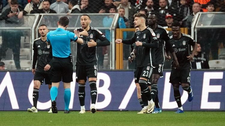 Beşiktaş geriye düştüğü 11 maçın 9unu kaybetti Son 3 sezonun en kötüsü...